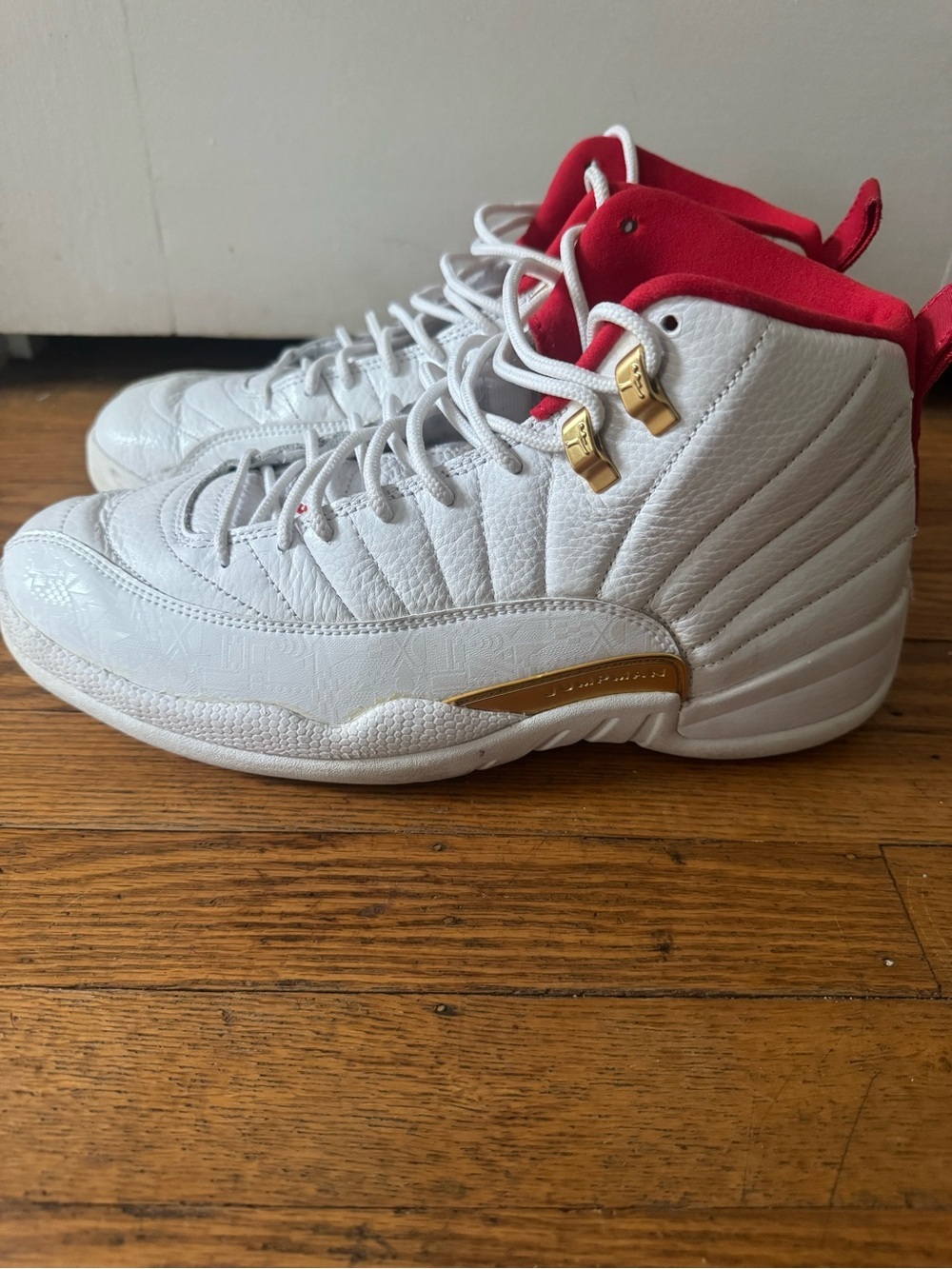 Air Jordan 12 Retro FIBA White Red Gold Sneakers 130690-107 Size 10 - Picture 10 of 12